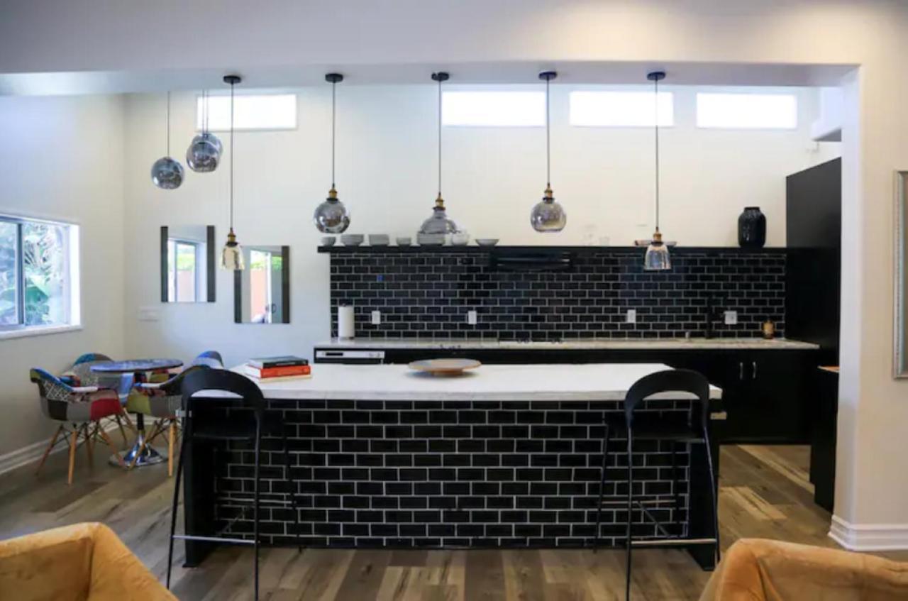 Tranquility In Prime Location With Private Pool Holiday home Los Angeles